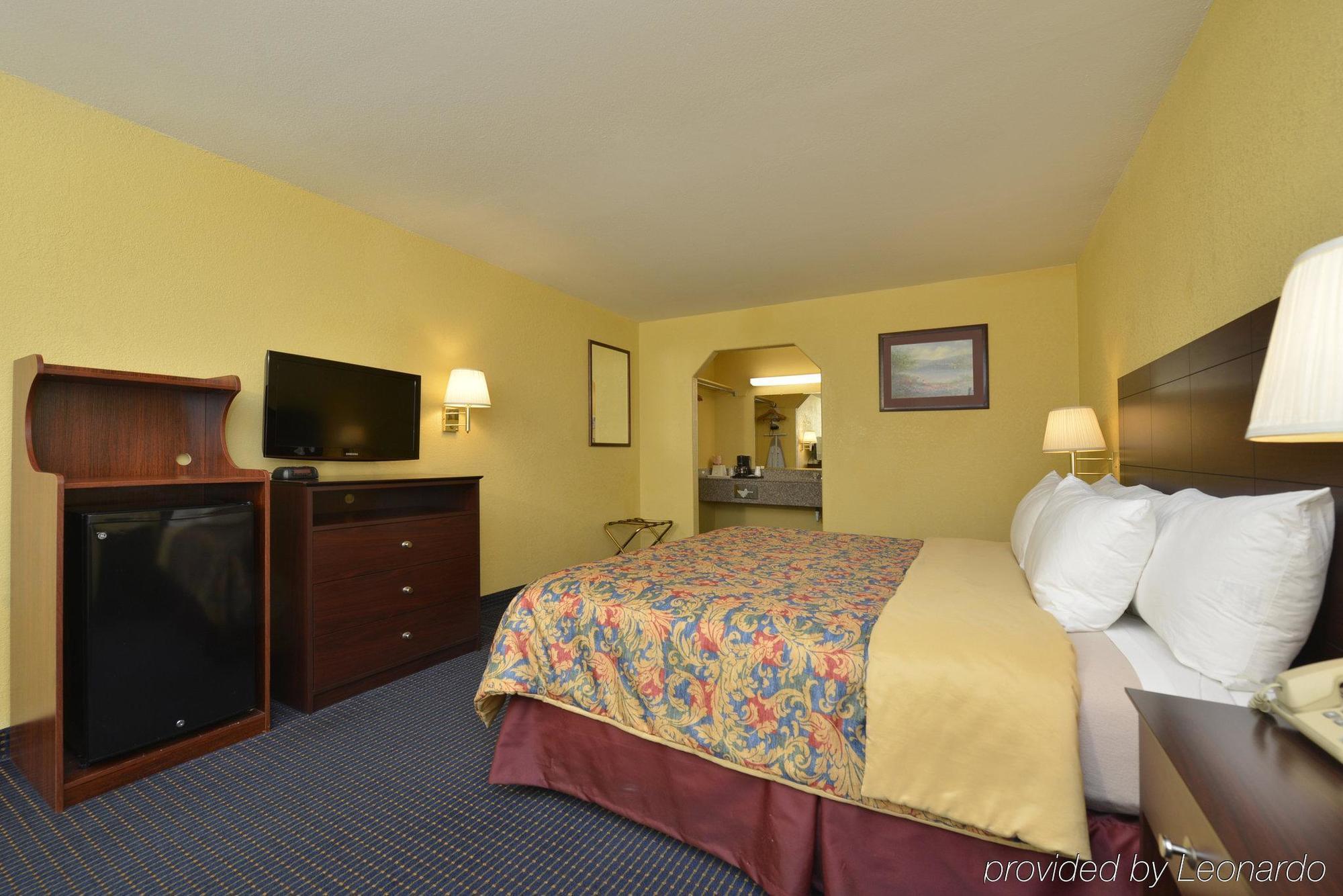 Days Inn Gun Barrel City ภายนอก รูปภาพ