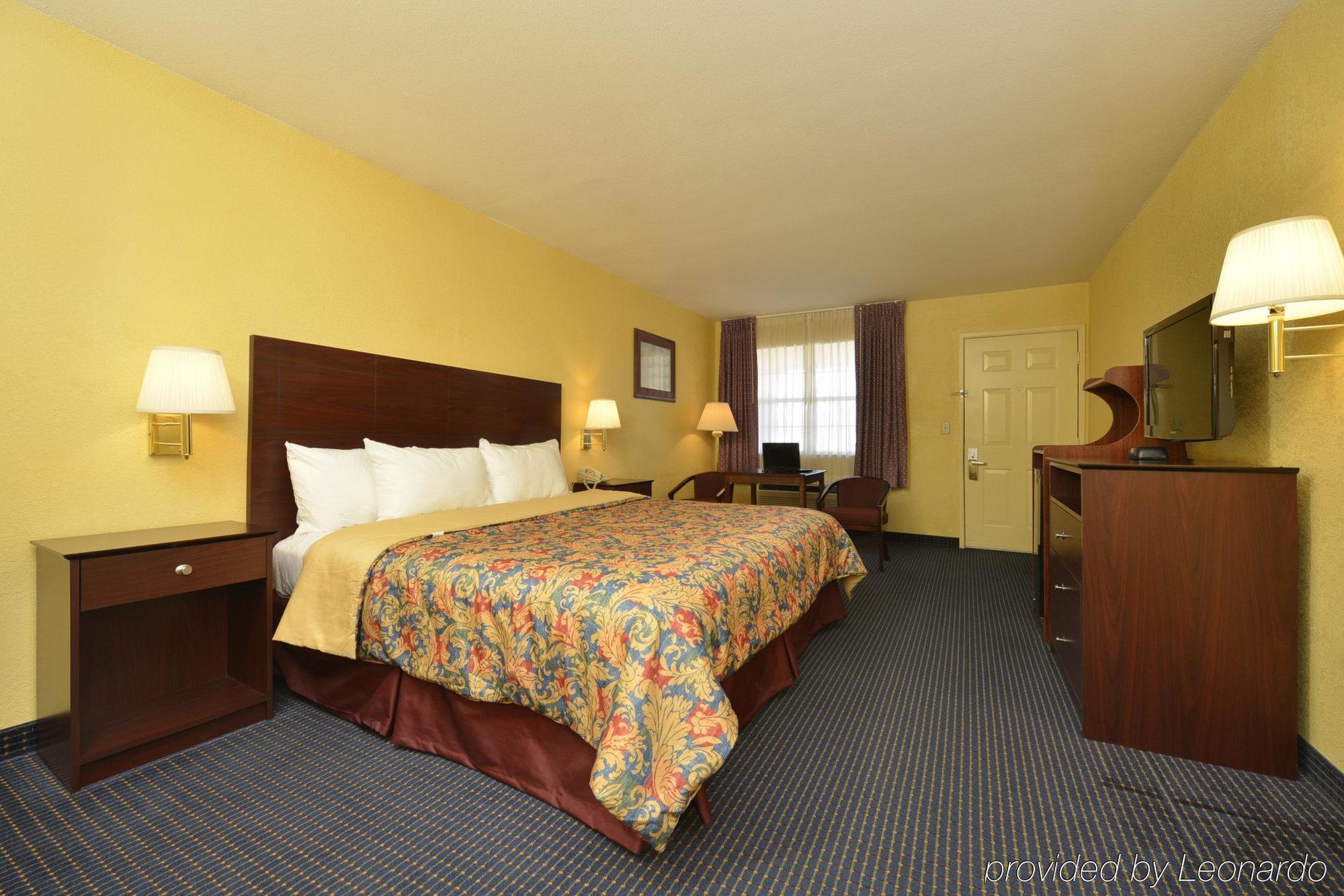 Days Inn Gun Barrel City ภายนอก รูปภาพ