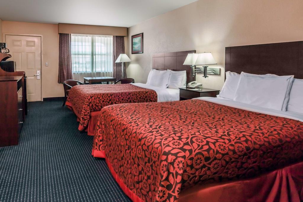 Days Inn Gun Barrel City ภายนอก รูปภาพ