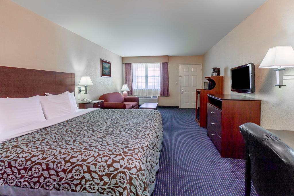 Days Inn Gun Barrel City ภายนอก รูปภาพ